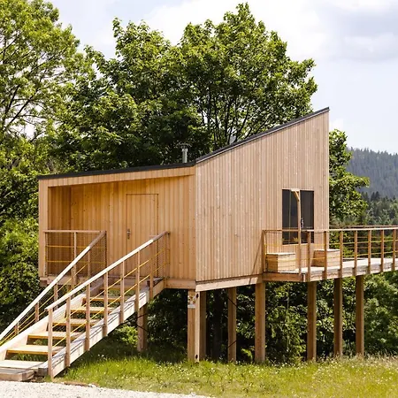 Деревянный коттедж Wild House *