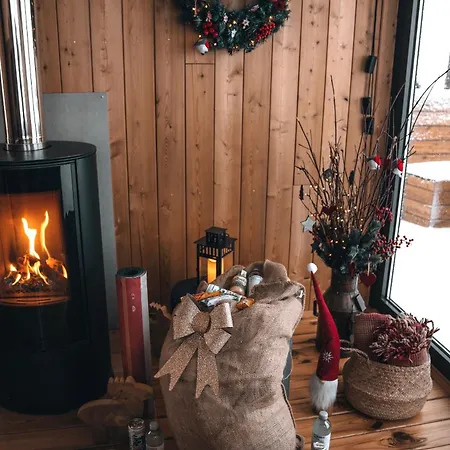 Деревянный коттедж Wild House *